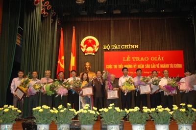 Bộ Tài chính tổ chức trao giải thưởng cuộc thi viết Những kỷ niệm sâu sắc về ngành Tài chính